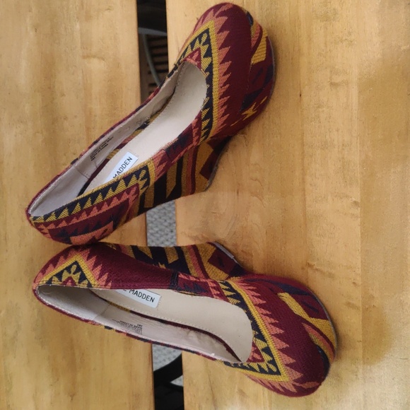 Steve Madden Pammyy wedge heels tweed Aztec multi color size 8.5 - Picture 3 of 10